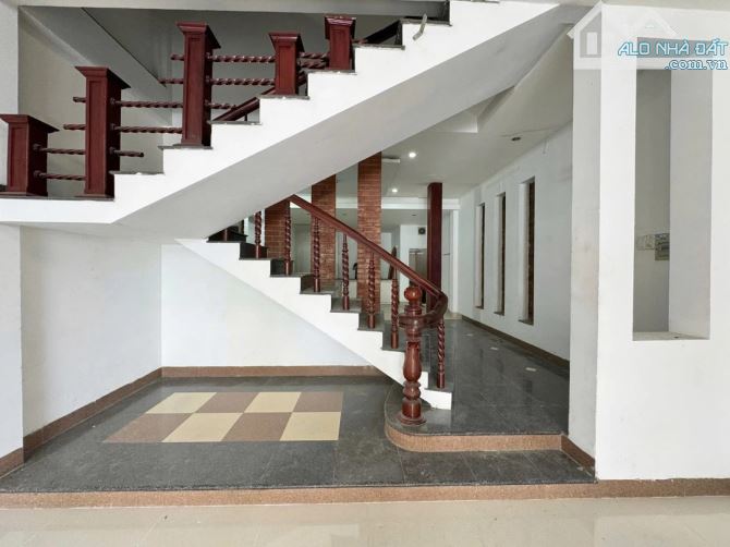 Nhà mặt tiền 3 tầng 3 mê đúc , đường Nguyễn Tri Phương quận Thanh khê thành phố Đà Nẵng - 1