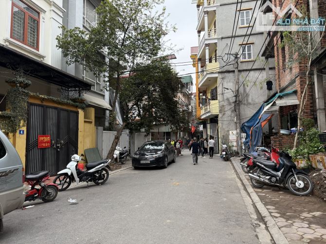 Bán gấp căn biệt thự xây thô hướng Đông Nam nằm trong khu C Làng Cam, Cổ Bi, Gia Lâm - 1