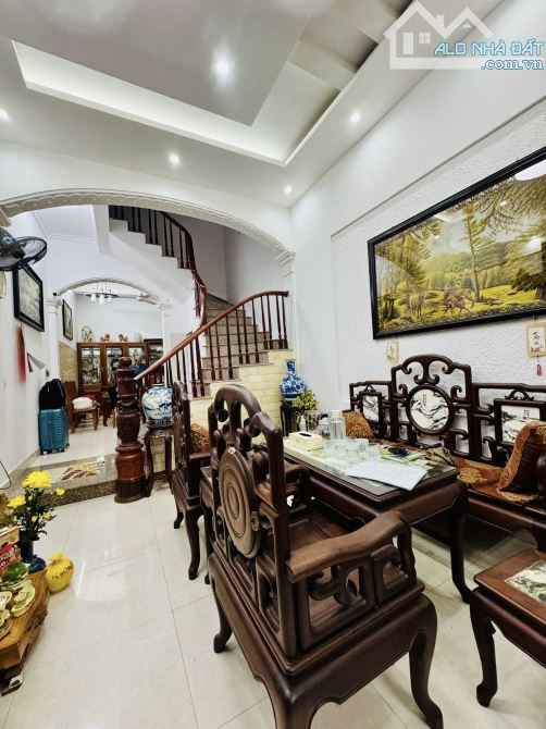 BÁN NHÀ CẦU GIẤY CẠNH CÔNG VIÊN NGHĨA ĐÔ, 80m2 5T, MT 4.3m, DÂN XÂY, 2 THOÁNG, GIÁ 15.5 TỶ - 1