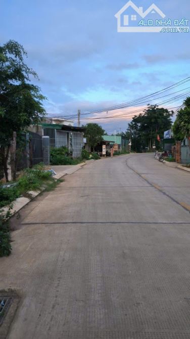 Mặt tiền kinh doanh phan văn đạt - 1