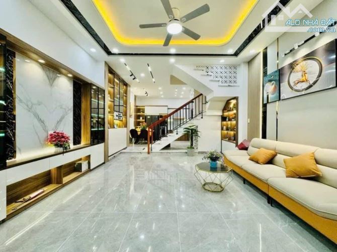 BÁN ĐẸP ĐÔNG NGẠC -  DT40M2 - 5 TẦNG - GIÁ 6.9 TỶ - Ô TÔ ĐỖ CỬA - ĐỂ Ở- KINH DOANH - 1