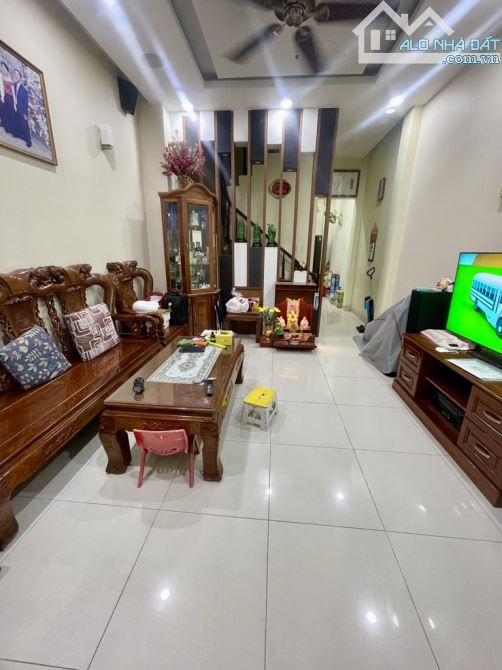 NGAY CÔNG VIÊN THUẬN KIỀU – DƯƠNG THỊ GIANG – 4x12.5m – 3 TẦNG – HẺM XE HƠI – P. TÂN THỚI - 1
