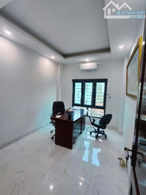 Nhà dân xây📍Lai Xá 5 Tỷ 5 🏢5tầng 🛌6 Phòng ngủ, sẵn nội thất, điều hoà, công tơ điện - 1