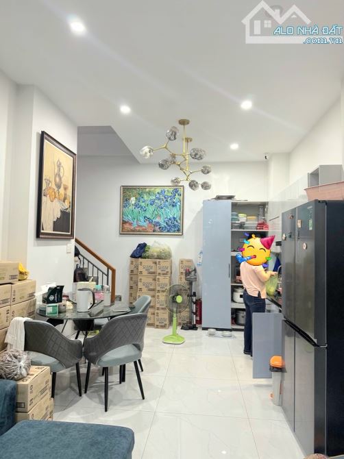 Nhà 3 tầng Khánh Hội, Quận 4, BTCT, KDC hiện hữu, hoàn công, Mình viết lại bài đăng th7 tỷ - 1