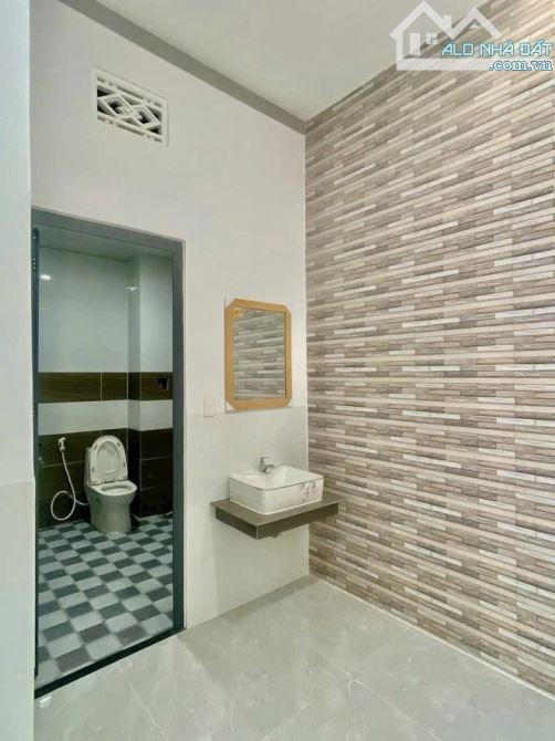 HẠ GIÁ 100 TRIỆU BÁN GẤP CĂN NHÀ KHU VỰC TÂN UYÊN -UYÊN HƯNG ĐỂ GIA ĐÌNH VỀ QUÊ - 1