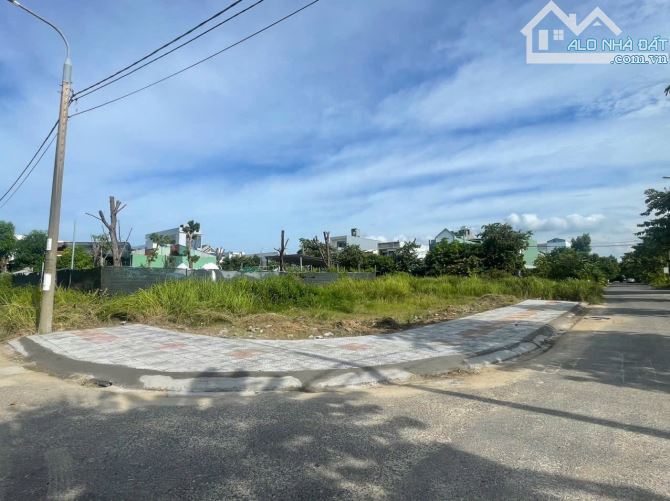 🥇 Bán lô góc 2 MT đường 5m5 Trịnh Quang Xuân (138 m2), Hòa Vang - Đà Nẵng, Giá 5.5 tỷ tl - 1