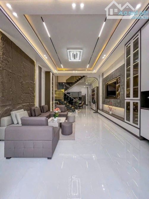 Chủ Bán Gấp Nhà 1 trệt 2 lầu  – GIá Chỉ 3 Tỷ 700 Triệu - 1