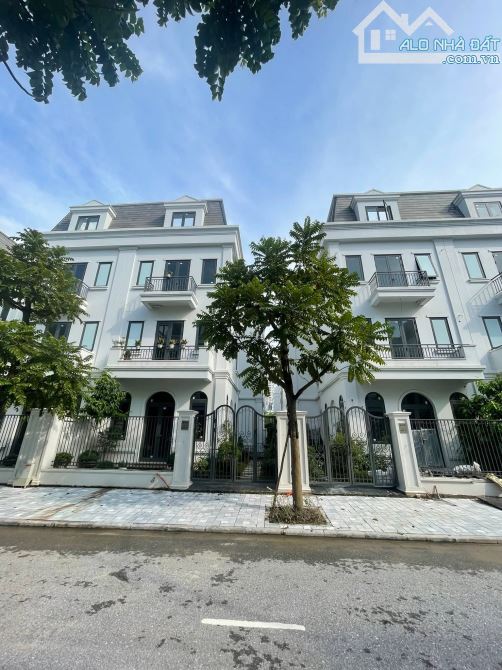 Bán gấp siêu phẩm biệt thự 170m2,4 tầng,mặt tiền 8,5m Dương Nội - 1