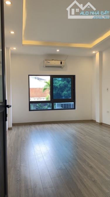 NHÀ XÂY MỚI  35m2, 5T, GIÁ 3,9 tỷ, Ô TÔ ĐỖ CỔNG ,CĂN GÓC 3 THOÁNG - 1