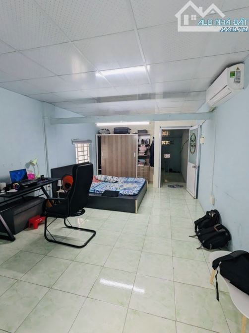 Mặt Tiền Cộng Hoà , Kinh Doanh Sầm Uất,DT 4.5 x 18 , Giá Chỉ 11,5 Tỷ - 1