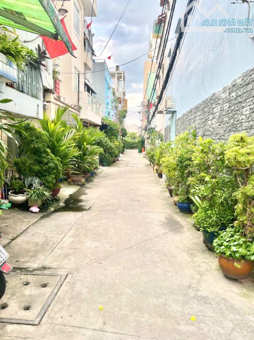 Nhà mới Quận 06 Hẻm Xe Hơi Ra Vô Gốc 2 Mặt Tiền Hiện Hữu không lộ giới P10 Q6 LH Toàn - 1