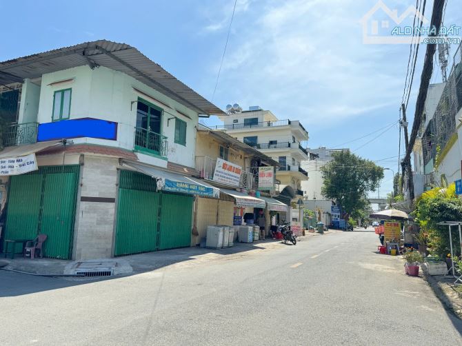 Bán nhà trệt, lầu, góc 2 mặt tiền đẹp tại An Phú, Quận 2 - DT 194,8m2 - 40 tỷ - 1
