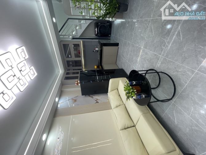 Siêu Phẩm Tân Bình, 2 Tầng , 24m2 , Hẻm Rộng , Nhà Mới Đẹp , Giá chỉ 3.65 Tỷ TL - 1
