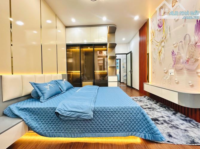 BÁN NHÀ THỊNH QUANG - ĐỐNG ĐA, HAI MẶT NGÕ, Ô TÔ ĐỖ CỬA, NHÀ 4 TẦNG NỞ HẬU NỘI THẤT ĐẸP. - 1
