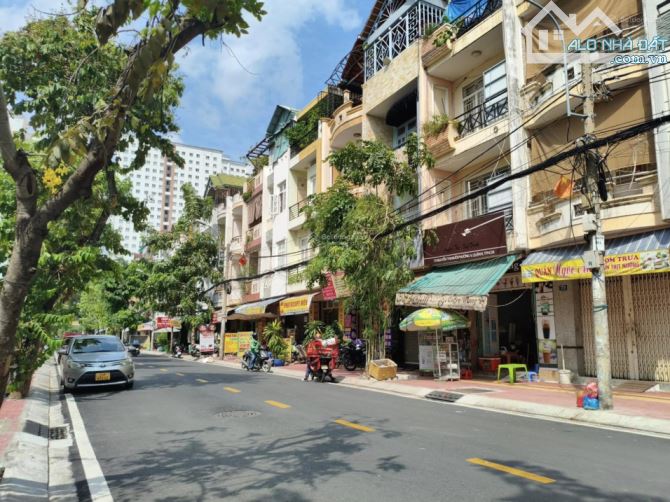 Đất 7.5x16m, 120m2 KDC gần Chợ- KV xây cao 4-5 tầng - xe tải quay đầu - chỉ 6 tỷ - 1