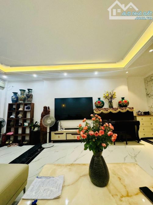 Nhà cực đẹp ngõ thông Hồng Mai, 20m ra Phố 5 tầng thang máy, sổ 50m2, góc. Giá 16.5 tỷ - 1