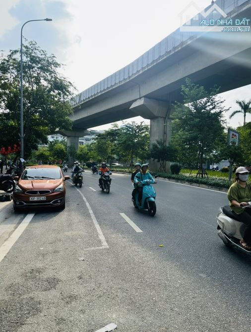 Hàng hiếm phân lô oto tránh trung tâm Hoàng Cầu - Đống Đa. DT: 70m2 x mt4.5m x 5T - 1