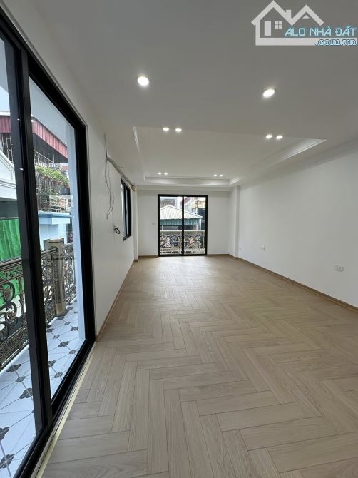 Nhà đẹp phố Sài Đồng 60X7T, lô góc, TM, ô tô tránh, Full nội thất cao cấp, giá tốt 14.2 tỷ - 1