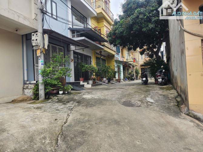 C gái e cần cần bán nhà 3 tầng 15 phòng trọ - KHU 6 Đáp Cầu - 1