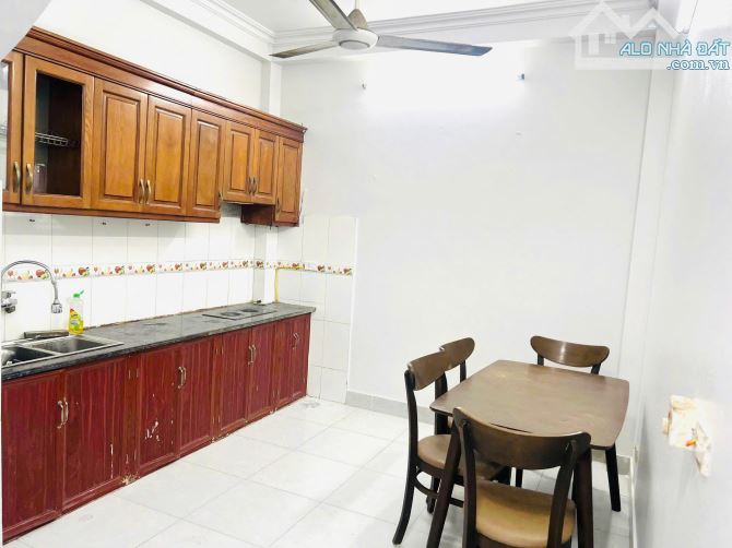Cho thuê nhà nguyên căn ngõ Lương Khánh Thiện, 30m2 x 4 tầng, 4 ngủ 3 wc,  11.5 triệu - 1
