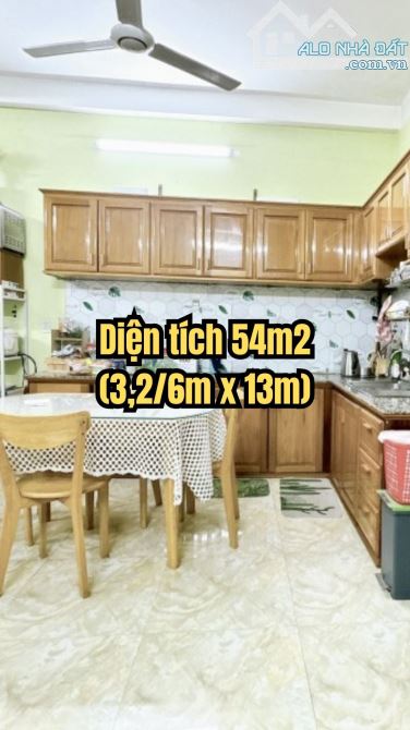🌟 NHÀ 2 TẦNG GẦN VÒNG XOAY DÂN CHỦ, P10, Q3 – 6,X TỶ - 1