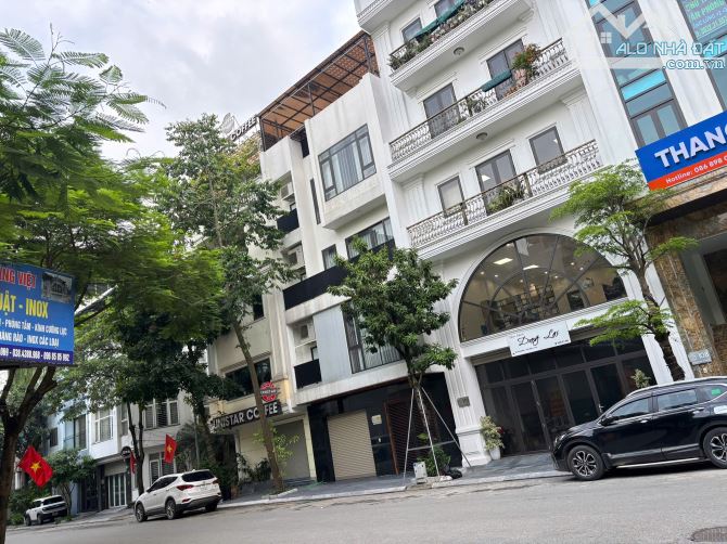 Khu phân lô tại CỰ KHỐI LONG BIÊN - 220m đất MT 14m vỉa hè kinh doanh - giá chỉ 30tỷ. - 1