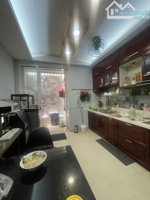 ĐỊNH CƯ Bán Nhà Đẹp 4 Tầng Xe Hơi Thông Lý Chính Thắng, 35m2, 7.1 Tỷ - 1