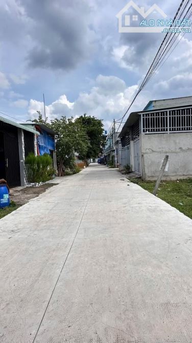 CHỦ KẸT TIỀN BÁN GẤP LÔ ĐẤT 140M2-XÂY TRỌ-GẦN CHỢ MỸ HẠNH NAM-GIÁ TỐT - 1