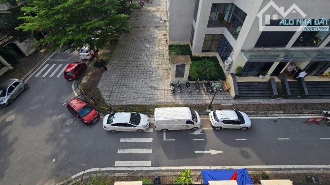 BÁN GẤP!!SHOPHOUSE MIPEC- KIẾN HƯNG- CHÂN 7 TÒA CHUNG CƯ -LÔ GÓC- 2 MẶT TIỀN -3 VỈA HÈ - Ô - 1
