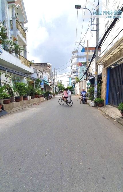 NHÀ ĐẸP 3 Tầng 3PN Gần Tỉnh Lộ 10,giáp khu Tên Lửa Aeon Bình Tân mất 5 phút đi Xe🏠 - 1