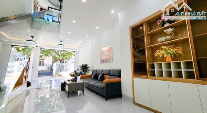 🏡 BÁN NHÀ ĐẸP HẺM CÙ CHÍNH LAN - GẦN ĐẠI LỘ ĐÔNG TÂY 📍 Ra ngã 6 trung tâm chưa tới 2 phú - 1