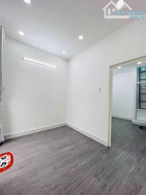 Bán nhà mặt tiền hẻm Huỳnh Tấn Phát, NB, Dt 4x8m, 1 lầu. Giá 1,98 tỷ - 1
