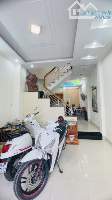 Bán nhà hẻm xe hơi 5m Đường Dương Văn Dương - DT 52m2 (4 x 13)m - 180m2 - 1