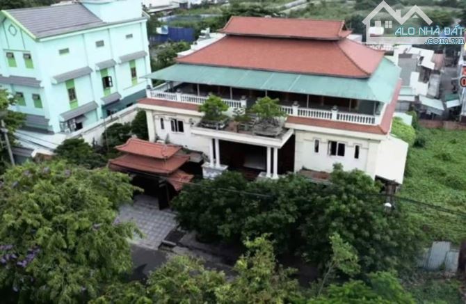SIÊU BIỆT PHỦ - 4 TẦNG - DT 940M - NGANG LỚN 30M - ĐƯỢC LÀM BẰNG GỖ NGUYÊN KHỐI 400M - TOÀ - 1