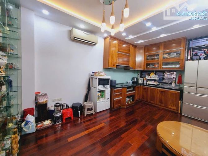 BÁN NHÀ YÊN HÒA CẦU GIẤY - VỊ TRÍ ĐẸP - GẦN PHỐ - 30M RA Ô TÔ - DT 43M2, 5 TẦNG, 9 TỶ