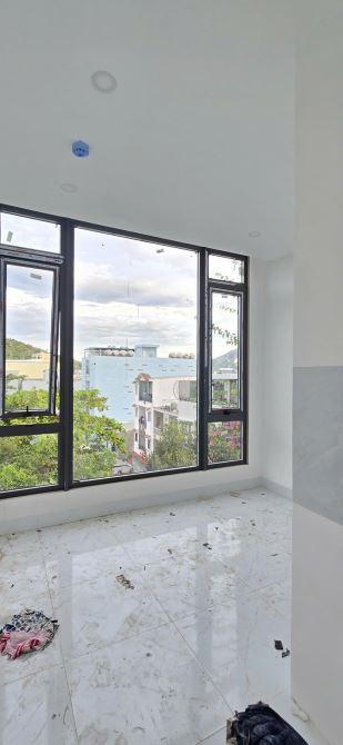 Cần bán Nhà hẻm -  10 phòng, Thang Máy, Phòng cháy đầy đủ cạnh đại học Nha Trang - 1