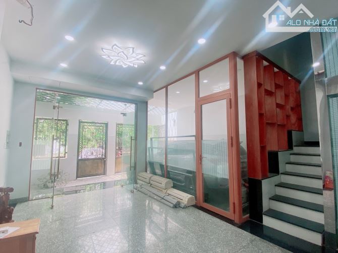 Bán nhà mới có thang máy, khu dân cư cao cấp, yên tĩnh. Giá cực tốt - 1