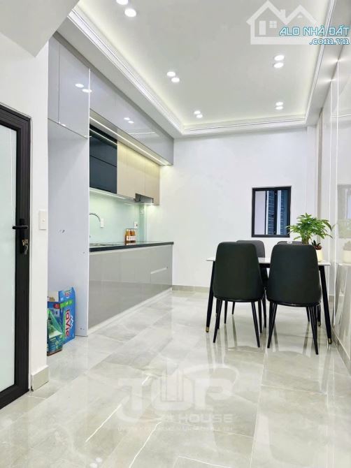 Căn Phố Chợ Đôn - Độc Lập - Sân cổng riêng - 50m - 3.790 - 1