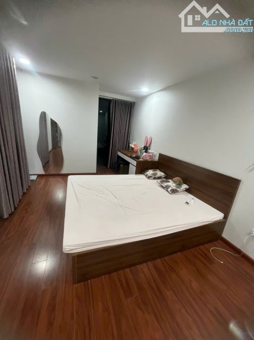 chung cư Golden Land, 275 Nguyễn Trãi 147m 3 PN 2WC 12,1tỷ đúp nội thất vào ở luôn - 1