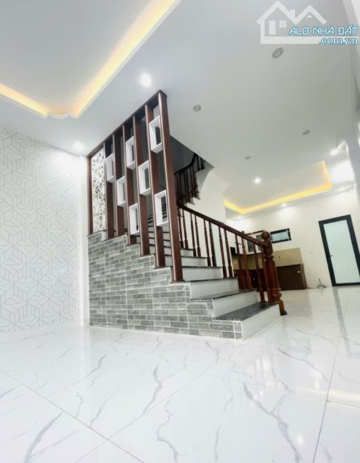 BÁN NHÀ LÔ GÓC, NỞ HẬU TRUNG TÂM CẦU GIẤY - ĐƯỜNG TRẦN THÁI TÔNG - GIÁ 12.3 TỶ - 1