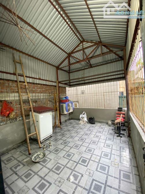 Cho thuê nhà ngõ Bùi Xương Trạch, 3 tầng x 38m2, 3 ngủ, 10 Triệu - 1