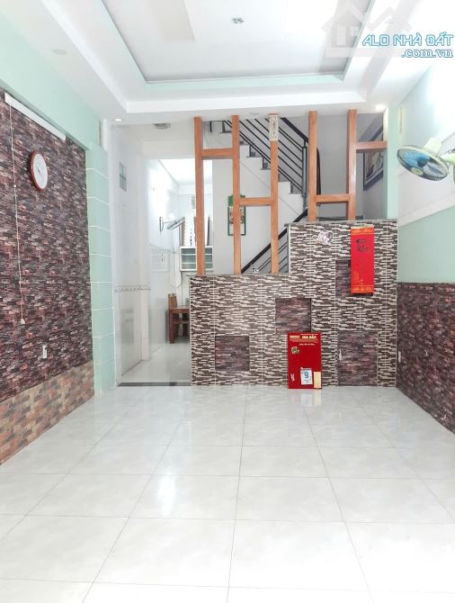 Nhà Gò Vấp giá Q12:nhà 4 tầng, 50m2,sát mặt tiền,ngay chợ Xóm Mới chỉ 4.9 tỷ - 1