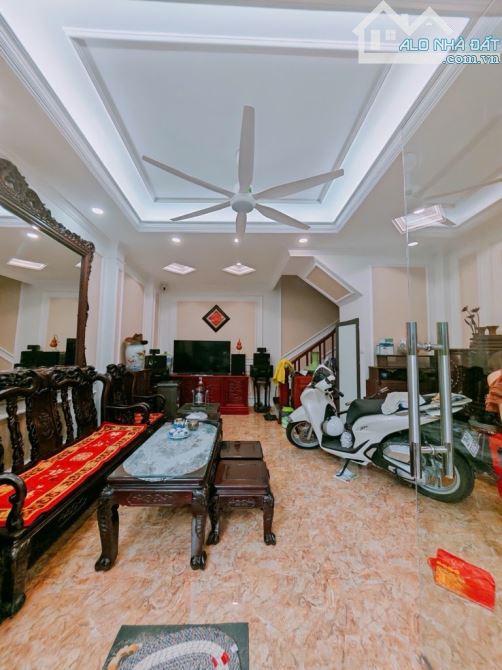 NHÀ 6 TẦNG - DOÃN KẾ THIỆN - THANG BỘ - 3 PHÒNG NGỦ KHÉP KÍN - GIÁ HỢP LÝ Chủ cần bán căn - 1