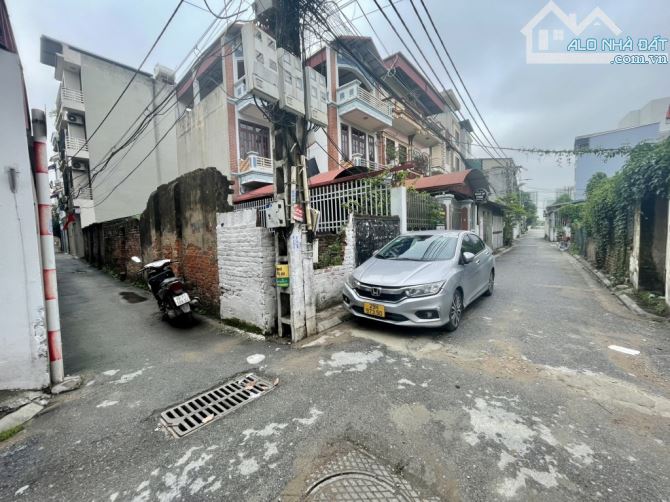Bán đất  phố Phúc Lợi 40m2- mặt tiền 4m- 5.45 tỷ, ô tô, gần KĐT Việt Hưng