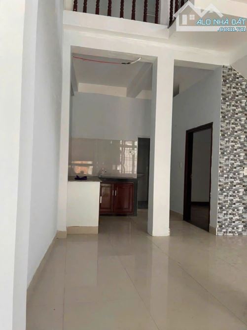 NGON HIẾM -VÀI BƯỚC RA MẶT TIỀN -2 MẶT KIỆT GẦN 4M- 2 TẦNG KIÊN CỐ - 1