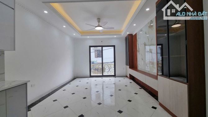 Bán tòa 6 tầng phố An Dương Vương, Tây Hồ, sát phố, ngõ ô tô, view sông Hồng, 33m, 7.8 tỷ. - 1