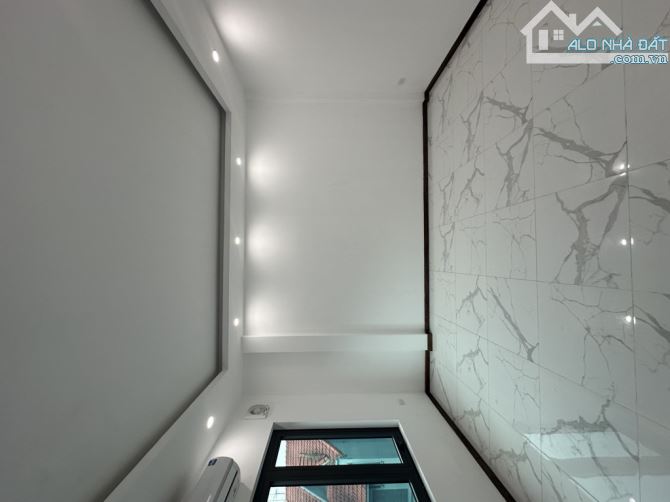 PHỐ LÒ ĐÚC – NHÀ MỚI 5 TẦNG – THANG MÁY – MẶT TIỀN RỘNG – 1 NHÀ RA PHỐ – CHỈ 10.7 TỶ