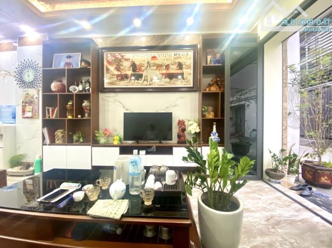 Siêu phẩm Long Biên - 6 tầng thang máy - full nội thất - ô tô vào nhà - 1