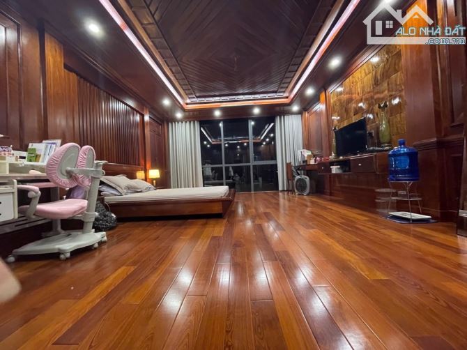 BÁN TÒA NHÀ MẶT PHỐ GIÁP NHẤT 8 TẦNG THANG MÁY- 71M2- MẶT TIỀN 4.5M- 51 TỶ 500 - 12