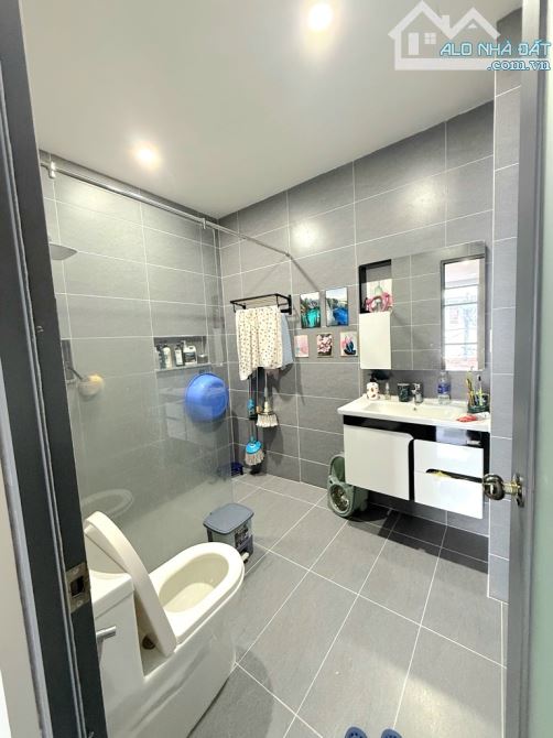 Nhà 3 tầng Khánh Hội, Quận 4, BTCT, KDC hiện hữu, hoàn công, Mình viết lại bài đăng th7 tỷ - 12